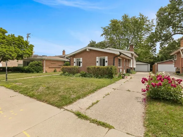 8429 Mason Ave, Morton Grove, IL 60053