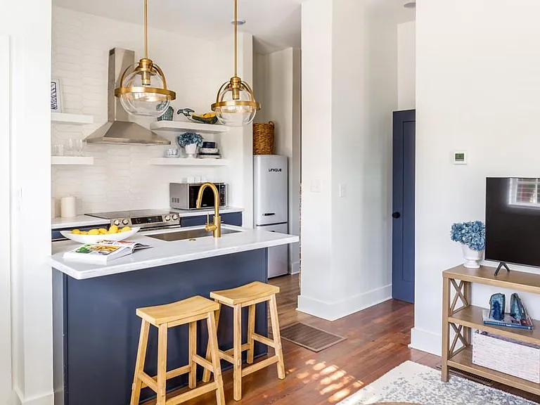 538 Winton Ter NE #B — Photo 4