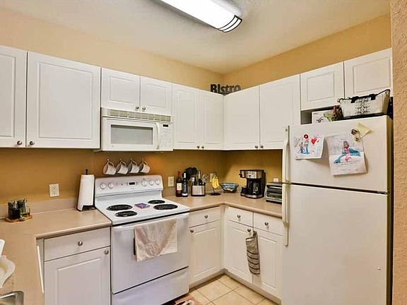 5th image of 9415 Crescent Loop Cir APT 304