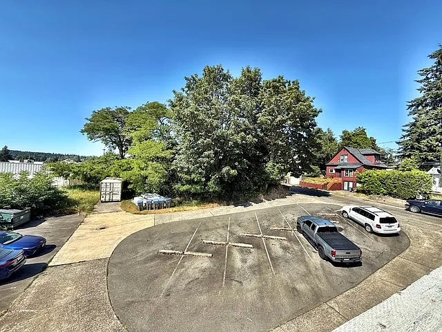 637 Pleasant Ave — Photo 14
