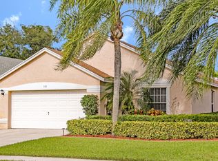 105 Saddle Trl, Royal Palm Beach, FL 33411