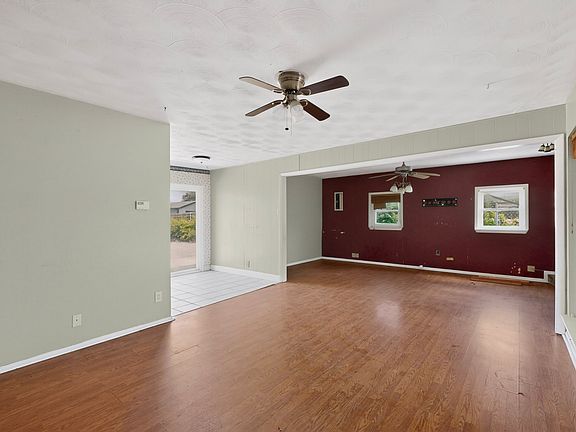 3rd image of 1802 Fairfax Ln