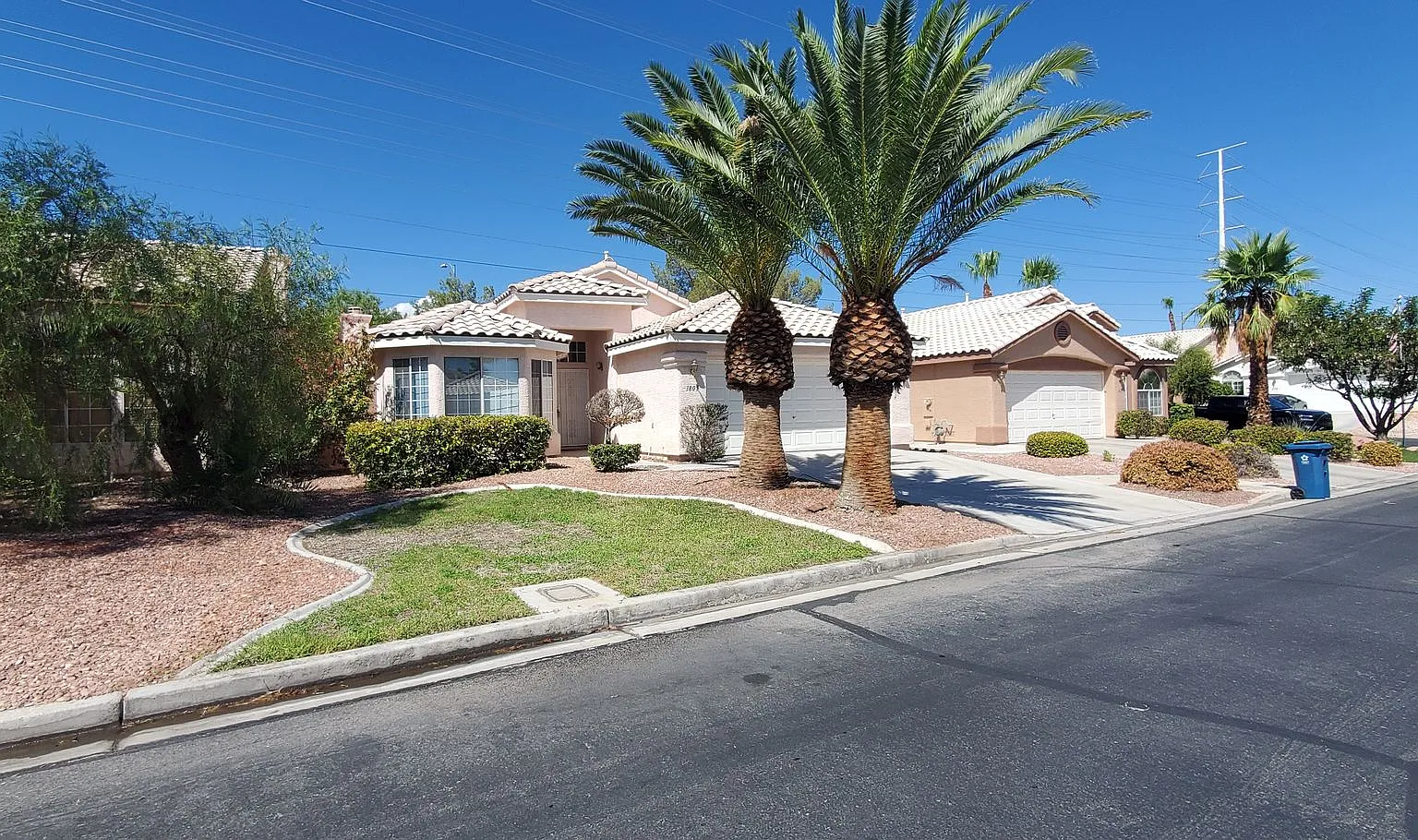 Beautifully Maintained Single-Story Home in Las Vegas — Photo 2