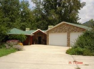 1143 Old Highway 64 E, Hayesville, NC 28904