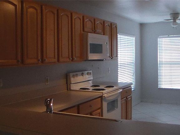 3rd image of 505 Green Spruce Ln