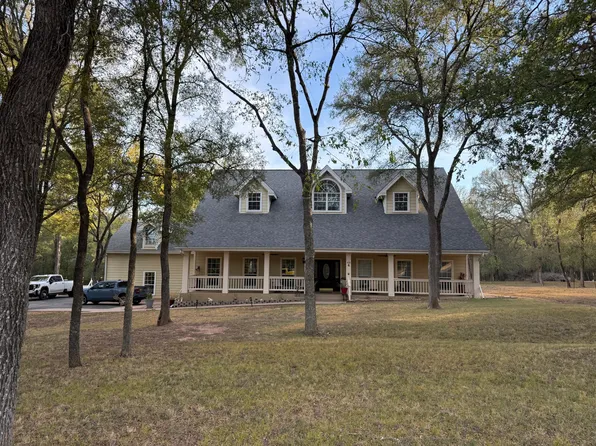 137 Trinity St, Cedar Creek, TX 78612