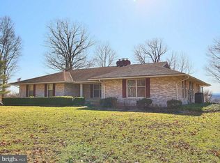 70 Red Oak Ln, Gettysburg, PA 17325