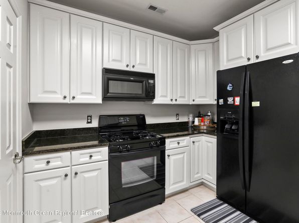 22 Cooper Ave UNIT 301