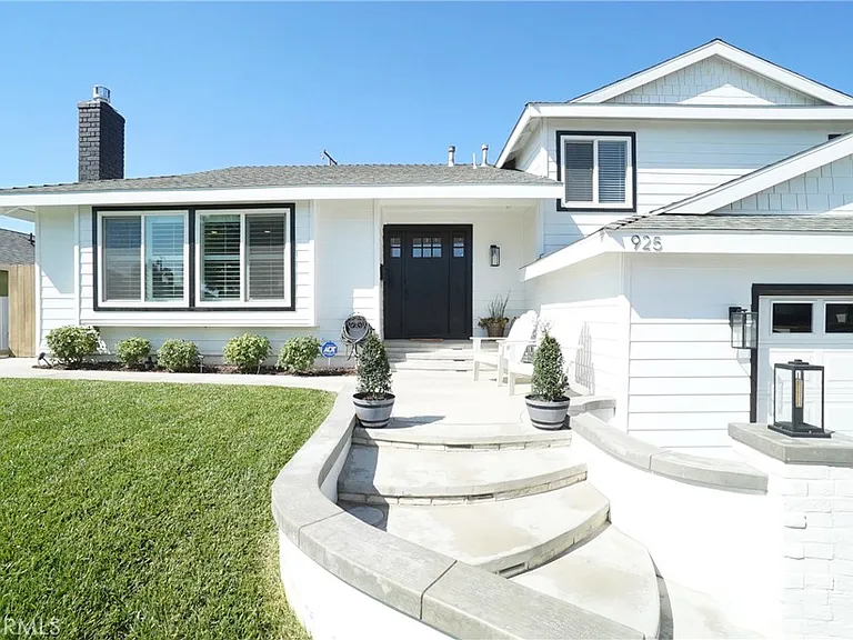 925 Gehrig Ave — Photo 4
