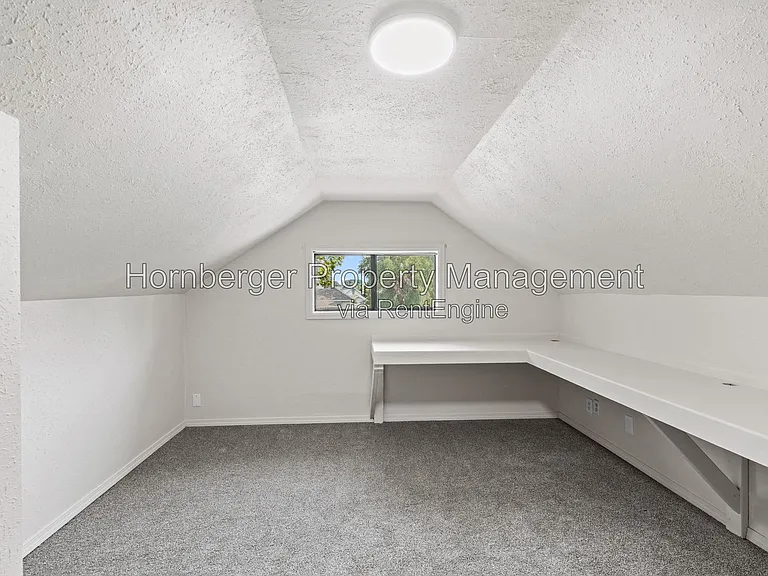 2410 E Everett Ave — Photo 14