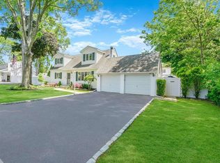1223 2nd St, West Babylon, NY 11704