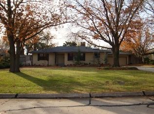 1804 Dorchester Dr, Nichols Hills, OK 73120