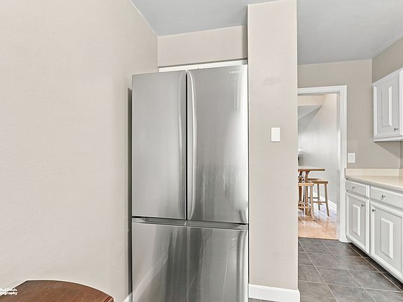 4th image of 3134 W 34th Ave