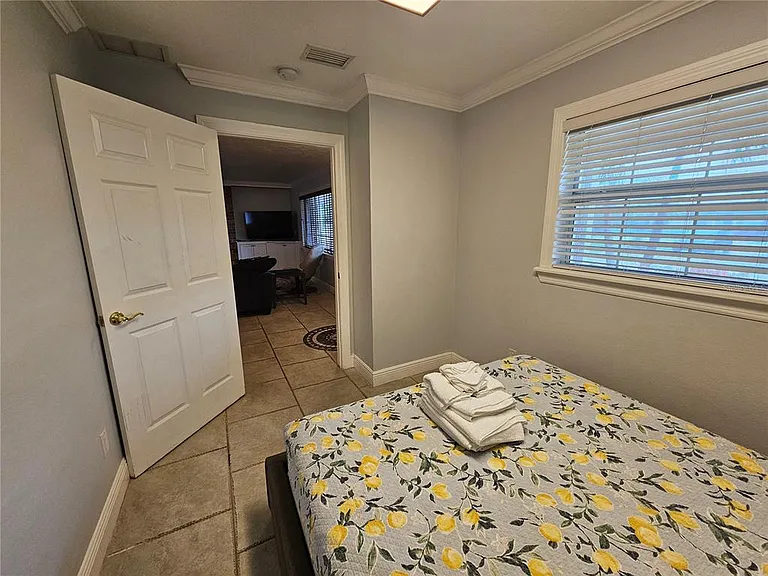 2130 Pinehurst St — Photo 18