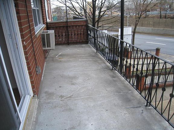 3rd image of 4717 Astoria Blvd #2