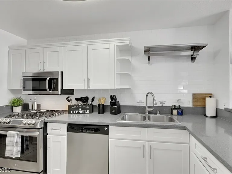7989 Lisa Dawn Ave — Photo 13