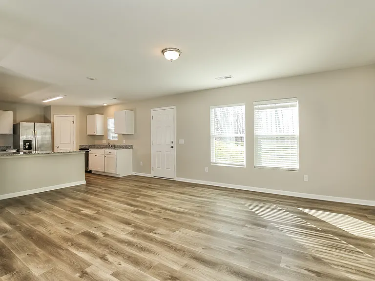 2407 Heritage View Ln — Photo 6
