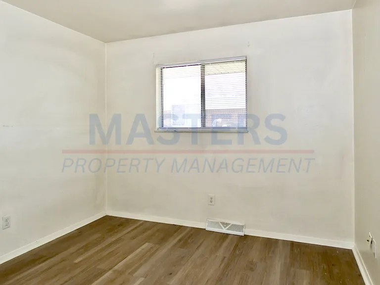 5765 Steffens Ave — Photo 10