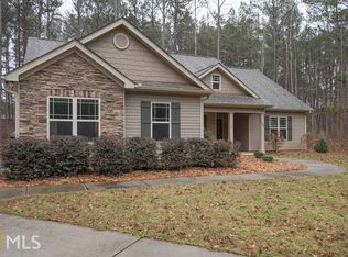 122 Spring Valley Ln, Sharpsburg, GA 30277