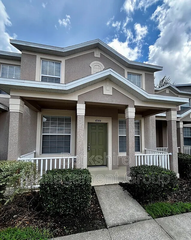 3 bed, 2.5 bath, 1534 sqft, $1,825 — Photo 1