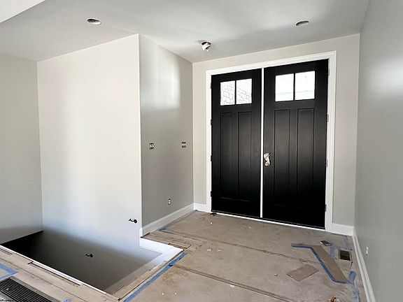 3rd image of 122 Mountain Ln
