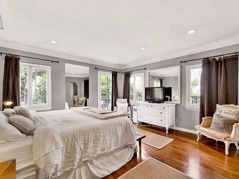 634 N Highland Ave — Photo 17