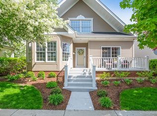 39W262 Armstrong Ln, Geneva, IL 60134