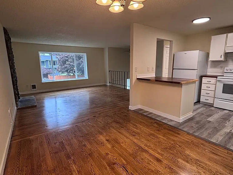 3510 55th Ave NE — Photo 9