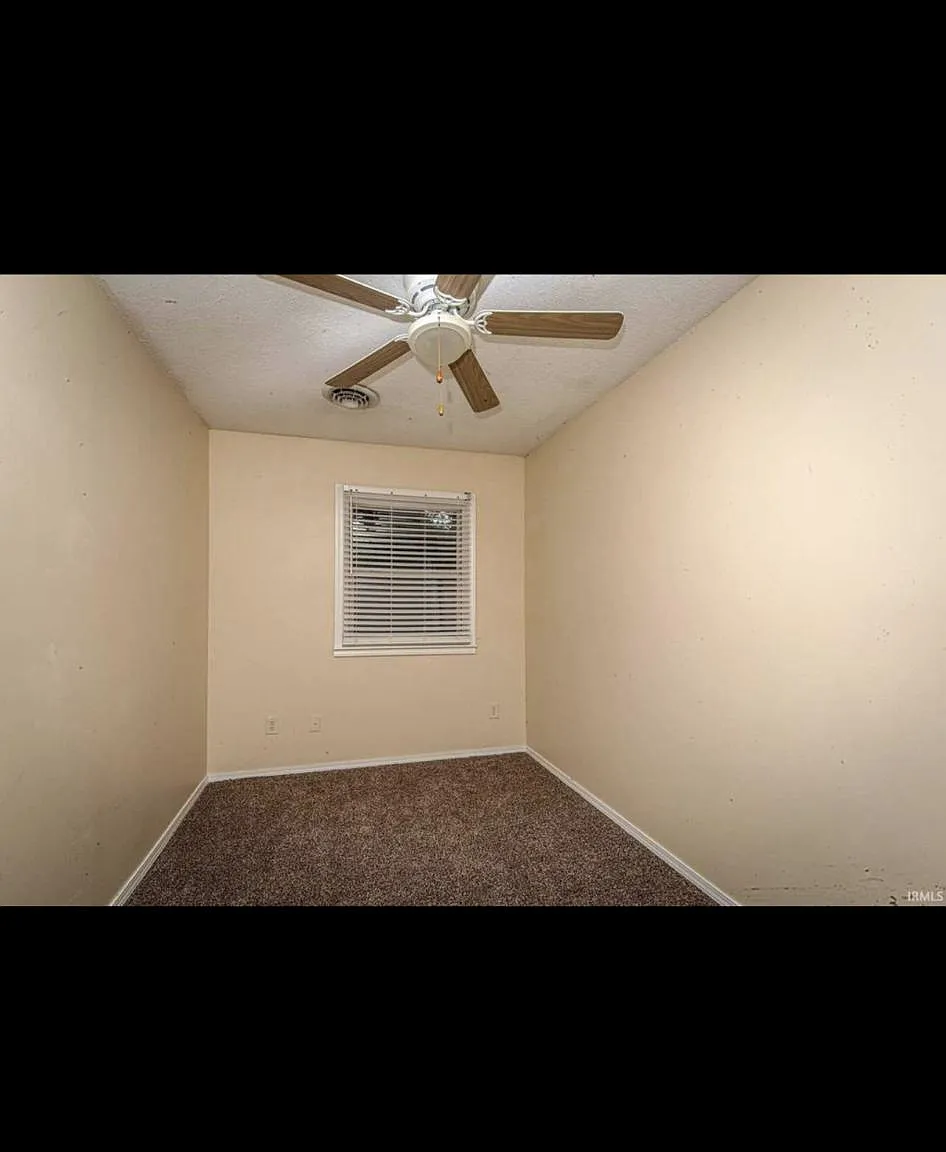 3 bed, 960 sqft, $1,350 — Photo 4