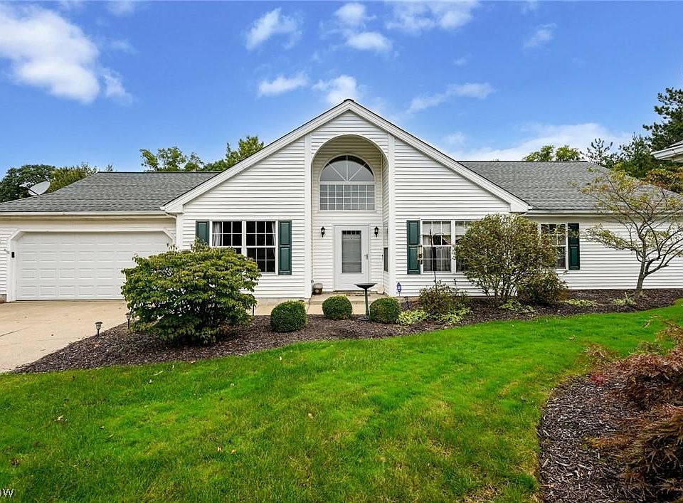 1st image of 812 Holly Oak Ln #812