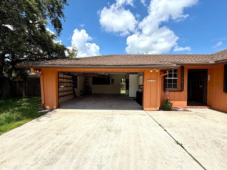 1235 Rowayton Cir — Photo 4