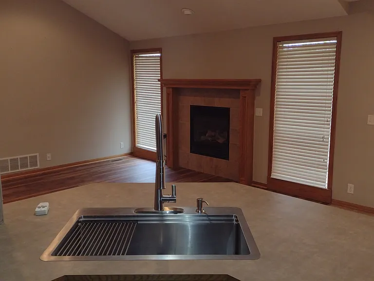 807 Cedar View Ln — Photo 6