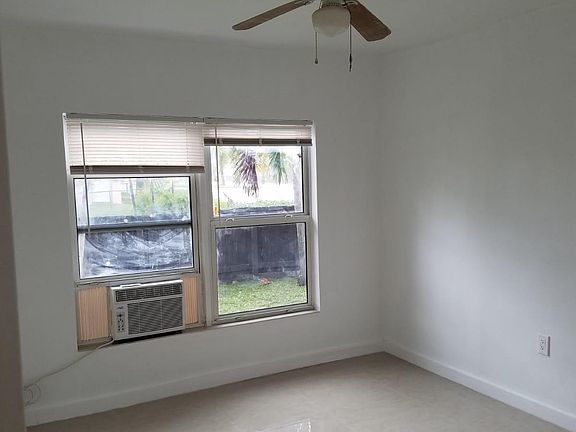 2nd image of 300 SW 16th St APT 5