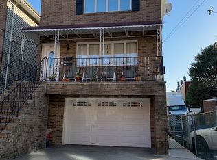121 42nd St, Union City, NJ 07087