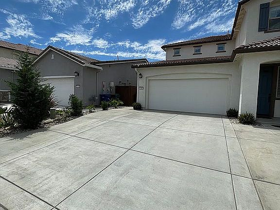 2nd image of 7480 Redwood Ivy Way