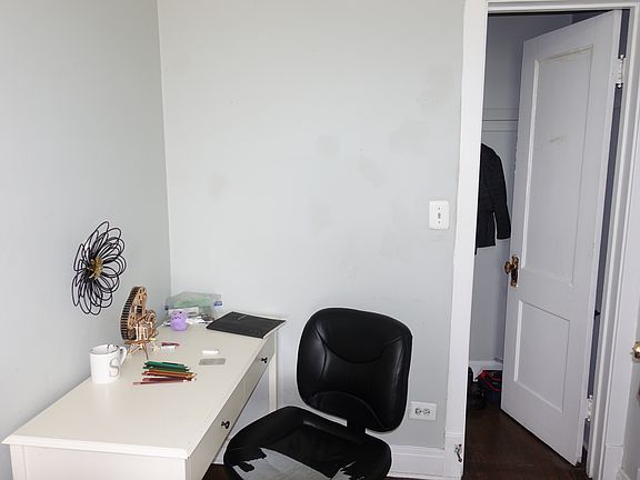5th image of 3572 W Cortland St #2W