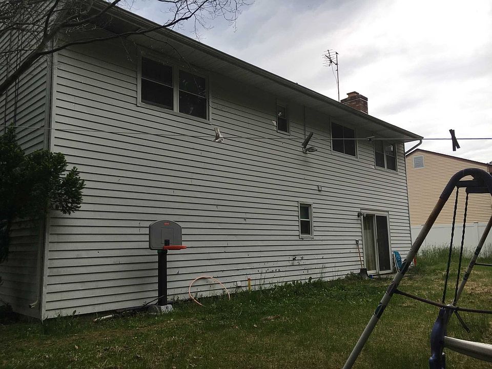 2nd image of 4 Jay Rd