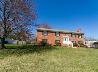 317 Poplar Forest Dr, Forest, VA 24551