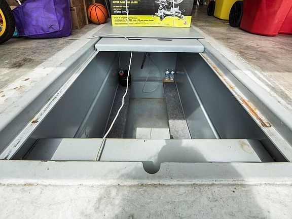 4th image of 448 SW Laura Ln