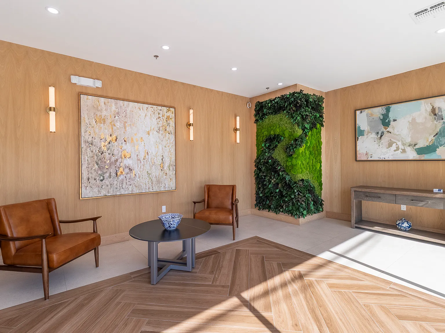 Lakeview Apartments — Photo 4