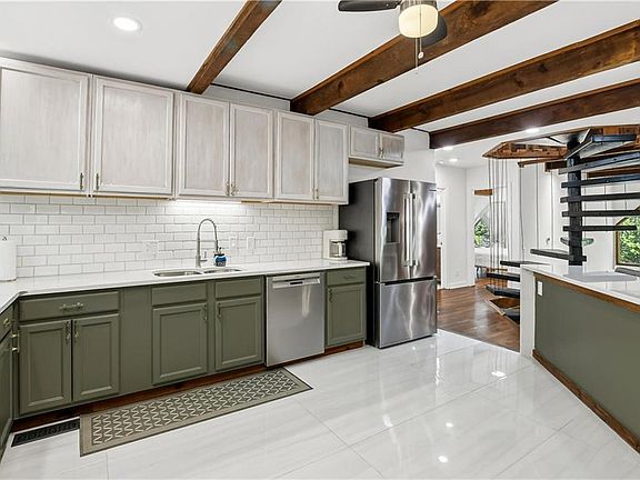 16th image of 2965 Pond View Ct