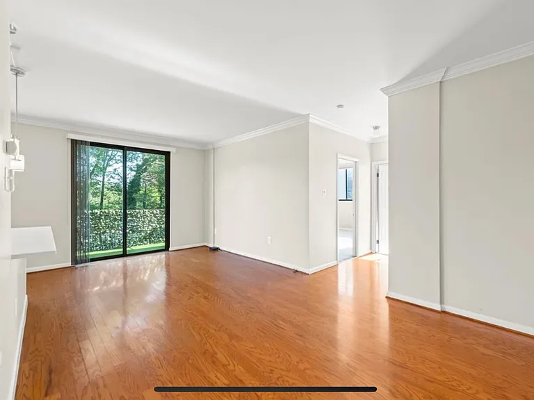 4401 Lee Hwy #16 — Photo 6