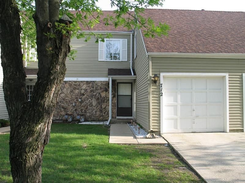 1st image of 712 Weymouth Cir