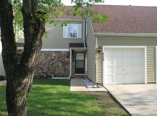 712 Weymouth Cir, Hanover Park, IL 60133