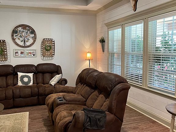 5th image of 89 Rosewood Ct