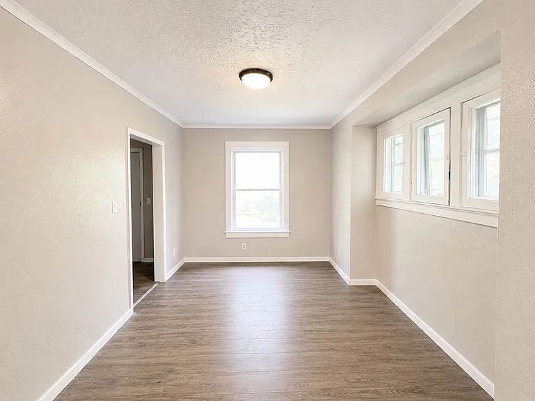 729 Utah St — Photo 16