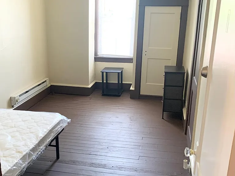 300 S 7th St #6 — Photo 3