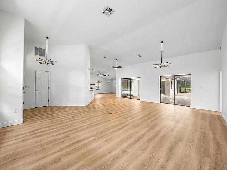 375 N Highview Ave — Photo 27