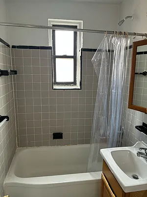 Rented by Voro Purple LLC | media 5