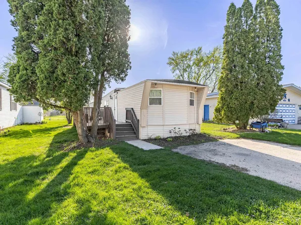 403 Spruce Dr, Belvidere, IL 61008